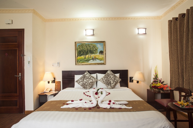 Phòng Deluxe Double - Khách sạn Trendy